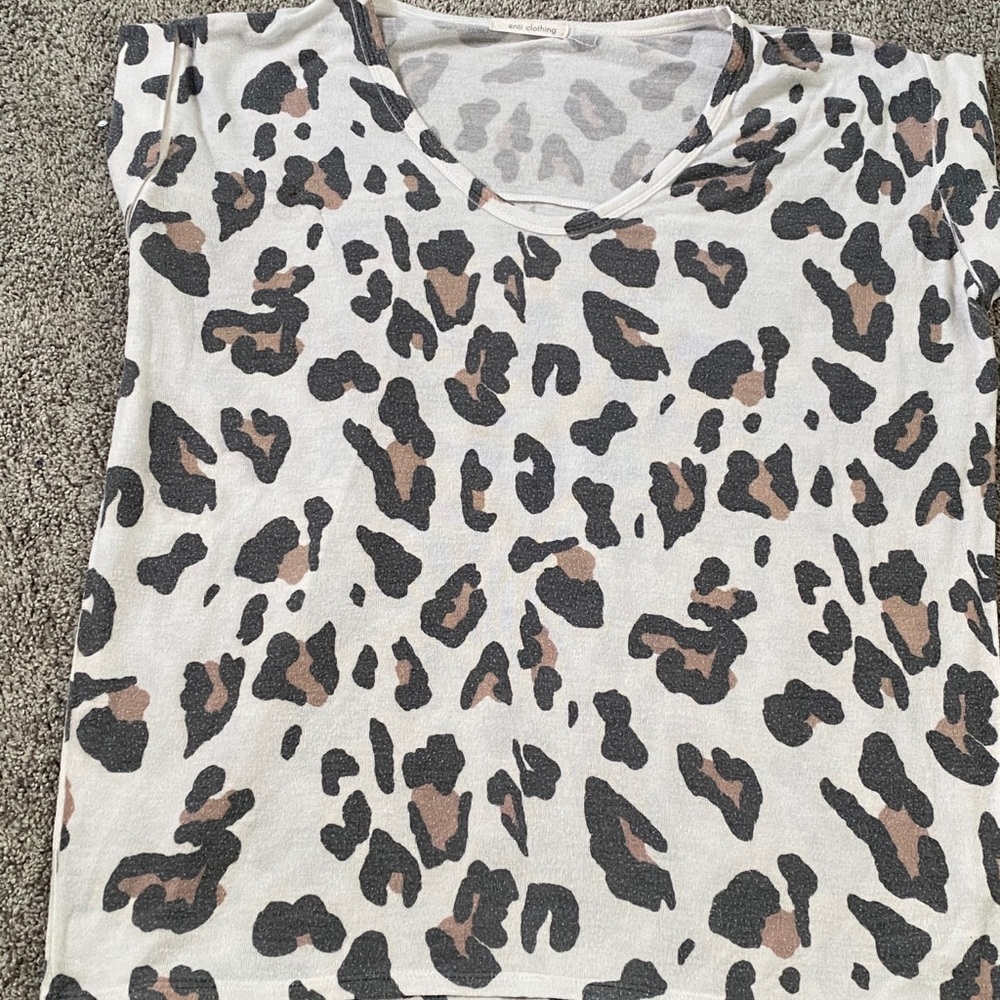 Cheetah print tee